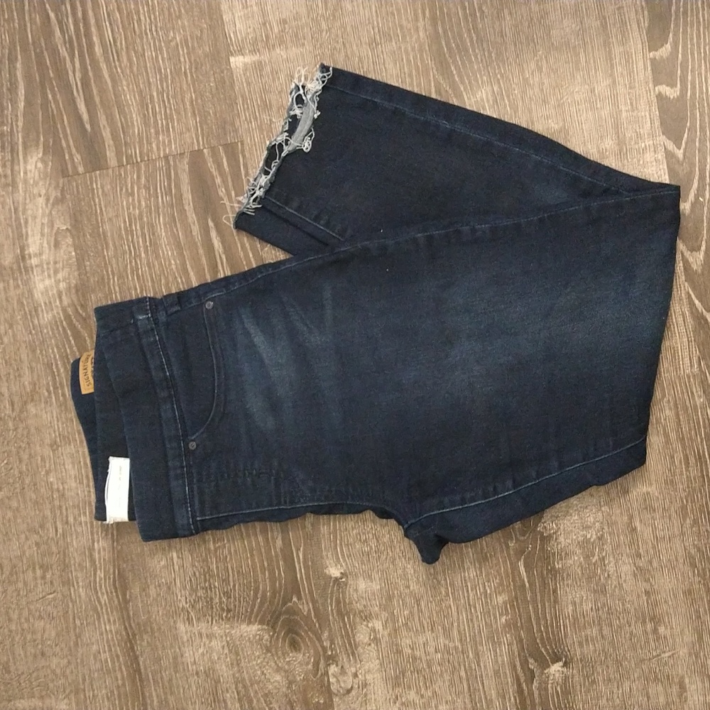 *Levi Strauss* Totally Shaping Pull-On Skinnt Dark Wash Jeggings